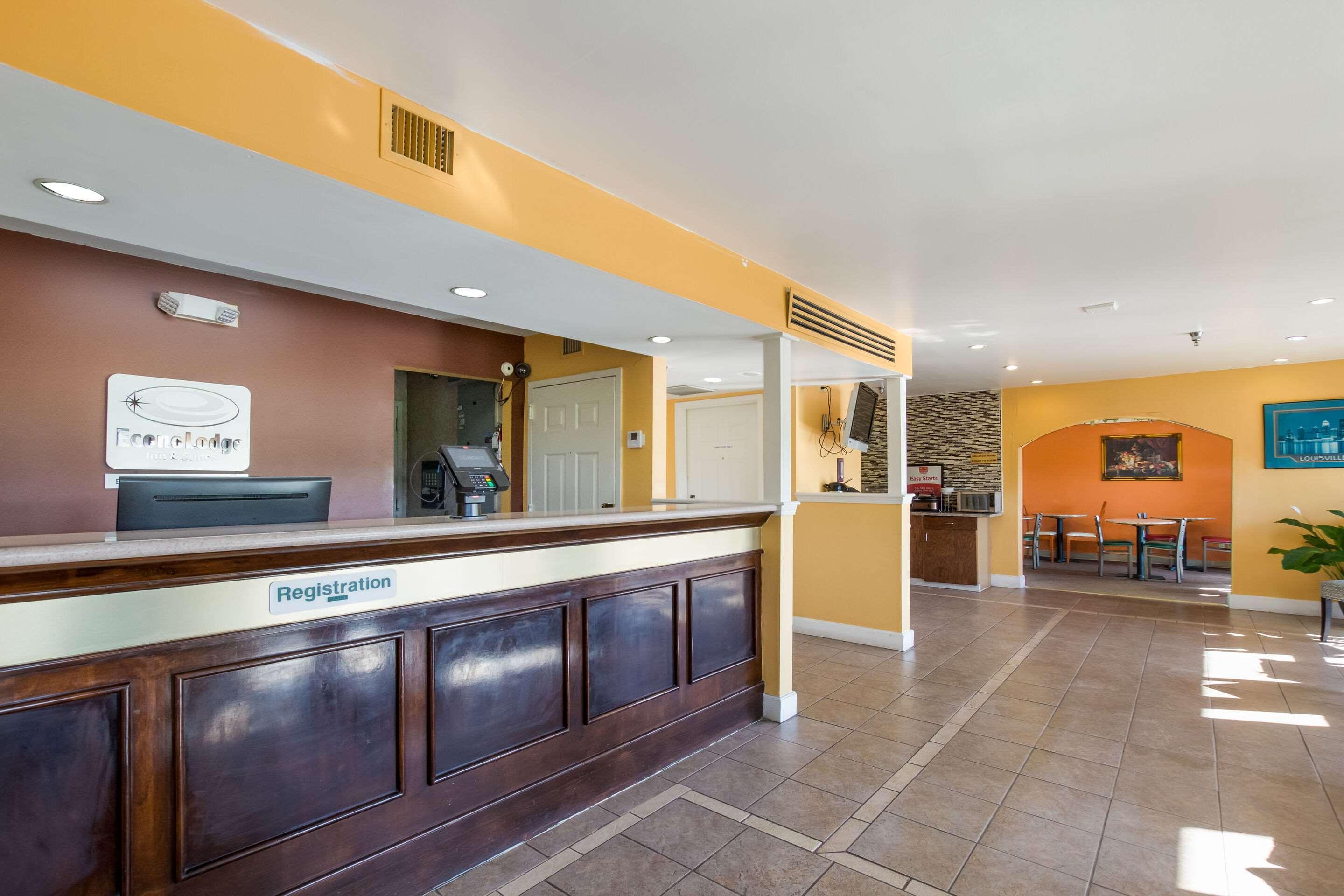 Econo Lodge Inn & Suites I-65 Brooks Exteriér fotografie